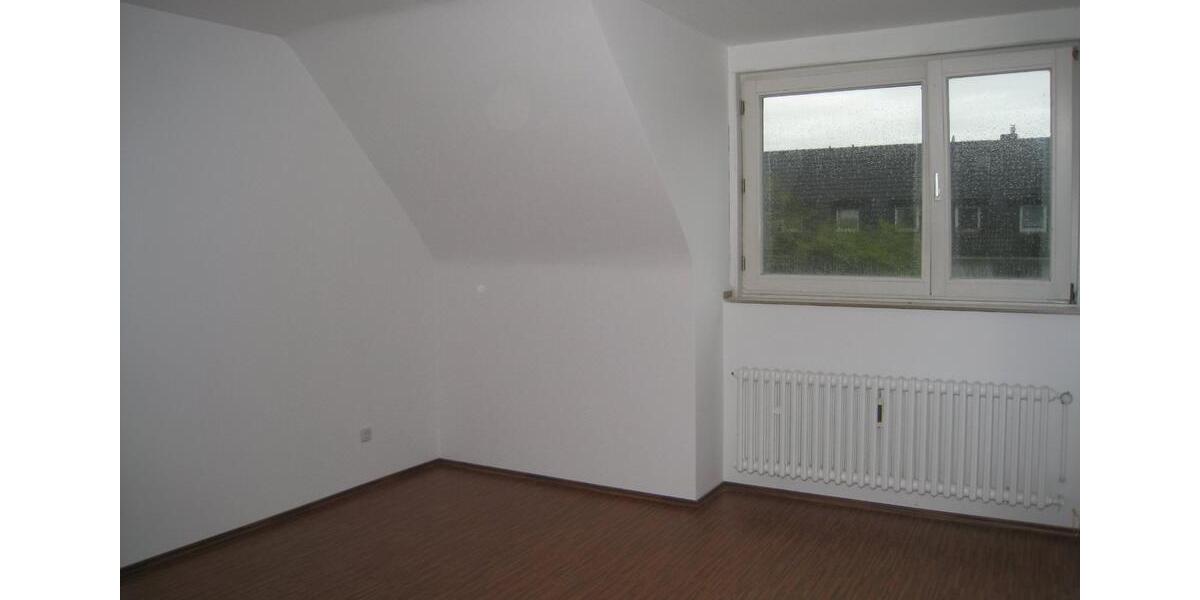 ***Von privat: 3-Zi DG-Whg in Düsseltal, bezugsbereit, renoviert 3 zimmer