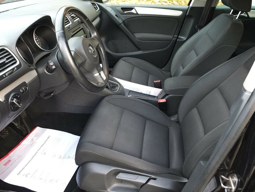 VW Golf 1.6TDi TEAM EINPARKHILFE SHZ TEMPOMAT 5-türig 159.855 km 7.904 € Köln 50858