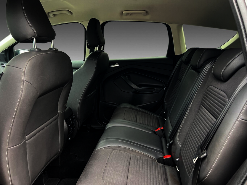 Kuga Titanium Navi Kamera AHK SHZ Motor !