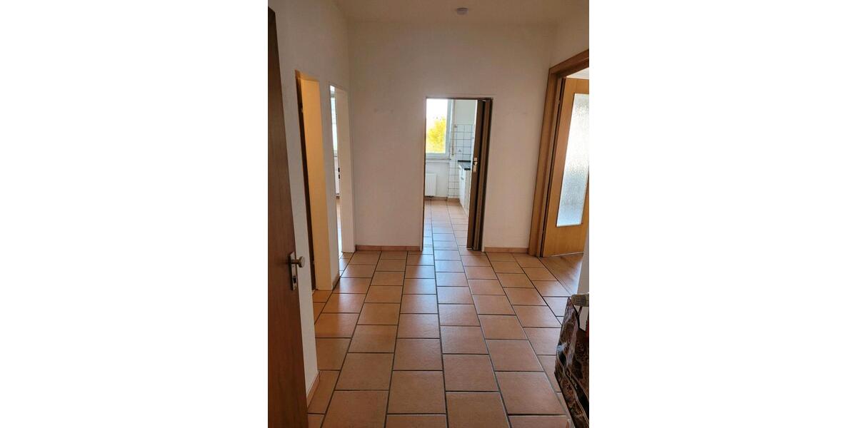 3, 5 Zimmer Erdgeschosswohnung mit Sonnenbalkon zu vermieten 3 zimmer