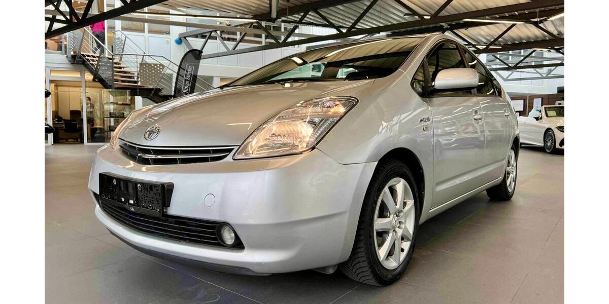Toyota Prius 162.000 km 7.250 &euro; Wuppertal 42277