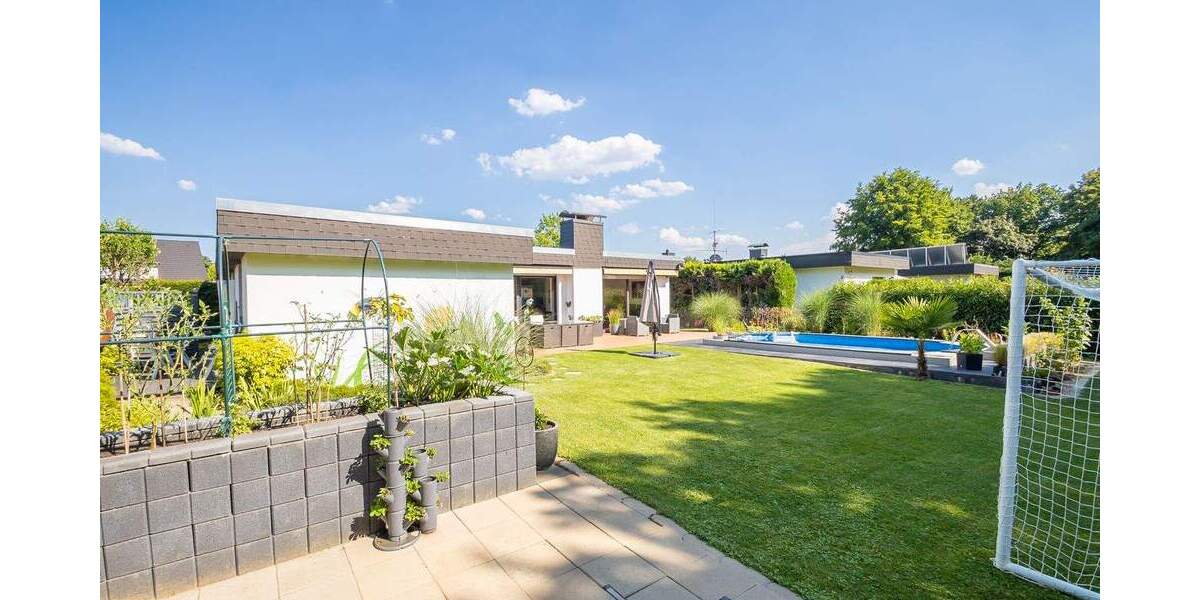 Stilvoller Bungalow mit Pool und liebevoll angelegtem Garten 5 zimmer