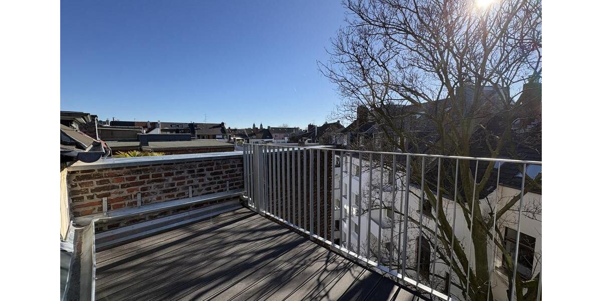 Dachgeschoßwohnung Düsseldorf Pempelfort - 3 Zimmer, 85 m&sup2;, 1.715&euro; | Angebot:25718773