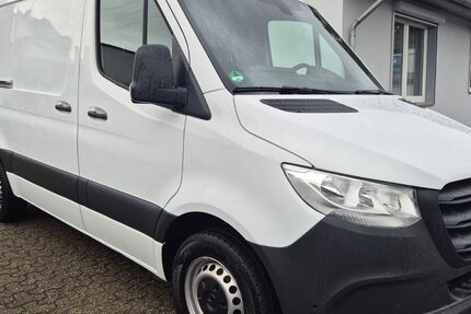 Mercedes-Benz Sprinter 139.600 km 22.990 € Düsseldorf 40591
