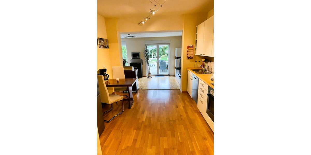 Erdgeschoßwohnung Düsseldorf Stadtbezirk 8 - 3 Zimmer, 100 m&sup2;, 1.400&euro; | Angebot:25658412