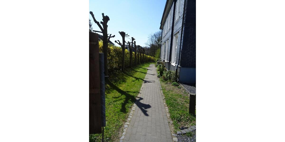 Einfamilienhaus Wermelskirchen - 16 Zimmer, 350 m&sup2;, 3.000&euro; | Angebot:26495527