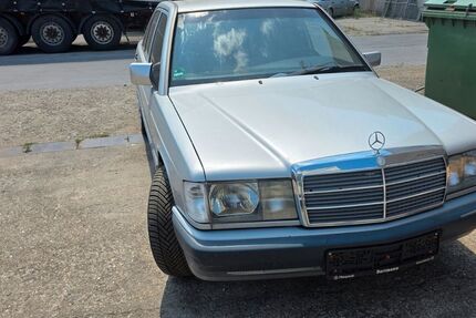Mercedes-Benz 190 252.000 km 2.950 &euro; Monheim am Rhein 40789