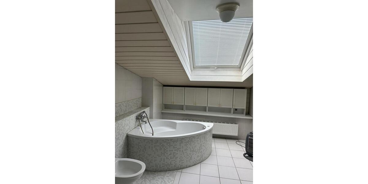 Einfamilienhaus Düsseldorf Stadtbezirk 3 - 6 Zimmer, 140 m&sup2;, 3.500&euro; | Angebot:25306326