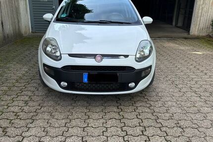 Fiat Punto 139.000 km 5.400 &euro; Solingen 42697