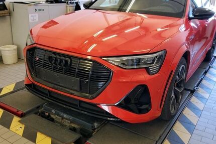 Audi e-tron 42.623 km 42.839 &euro; Hagen 58091