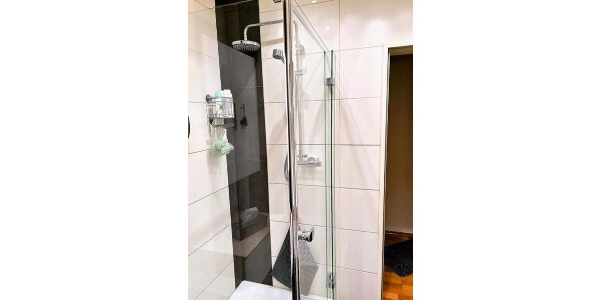 Erdgeschoßwohnung Düsseldorf Stadtbezirk 8 - 3 Zimmer, 100 m&sup2;, 1.400&euro; | Angebot:25658412