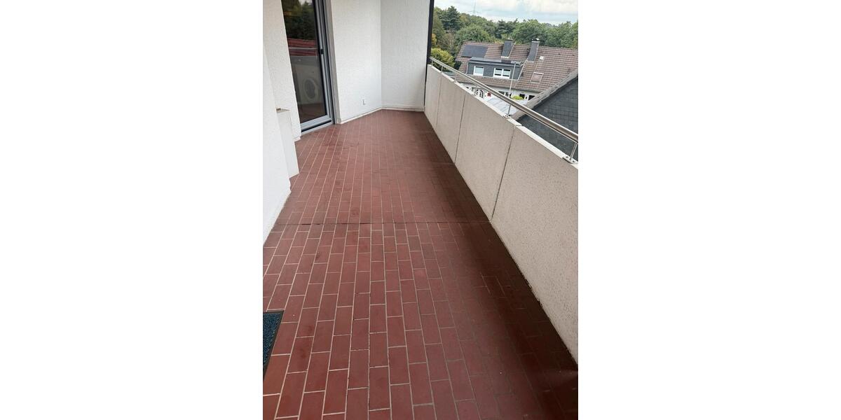 3 Zimmerwohnung mit Loggia und Tiefgaragenplatz 3 zimmer