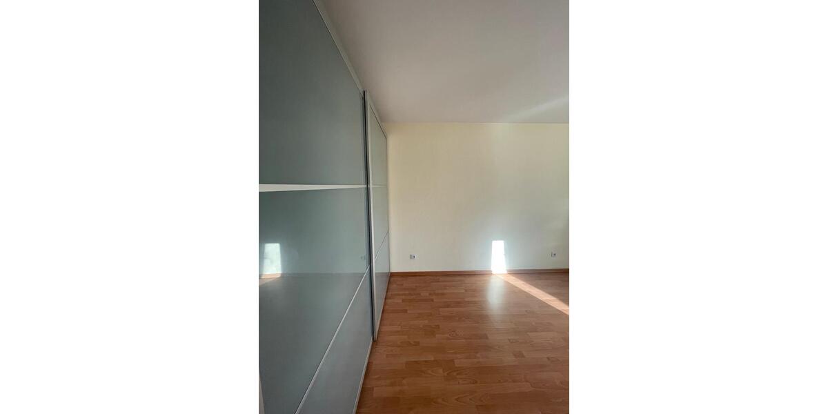 Etagenwohnung Düsseldorf Oberbilk - 2 Zimmer, 65 m&sup2;, 1.185&euro; | Angebot:25719994