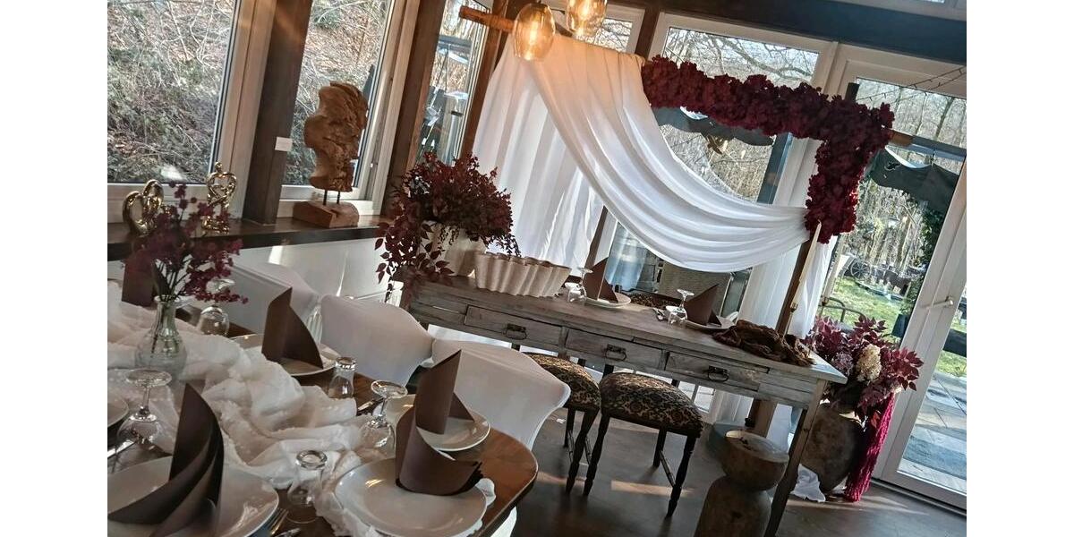 Einfamilienhaus Radevormwald - 8 Zimmer, 350 m&sup2;, 3.500&euro; | Angebot:25957722