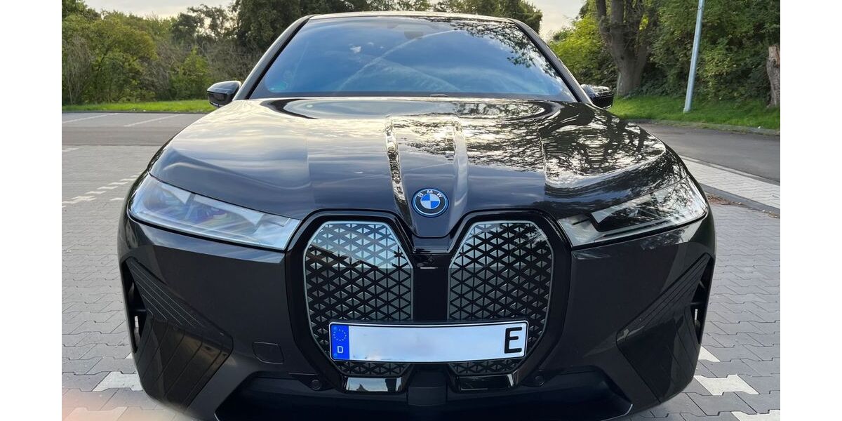 BMW iX 66.900 km 41.950 &euro; Düsseldorf 40212