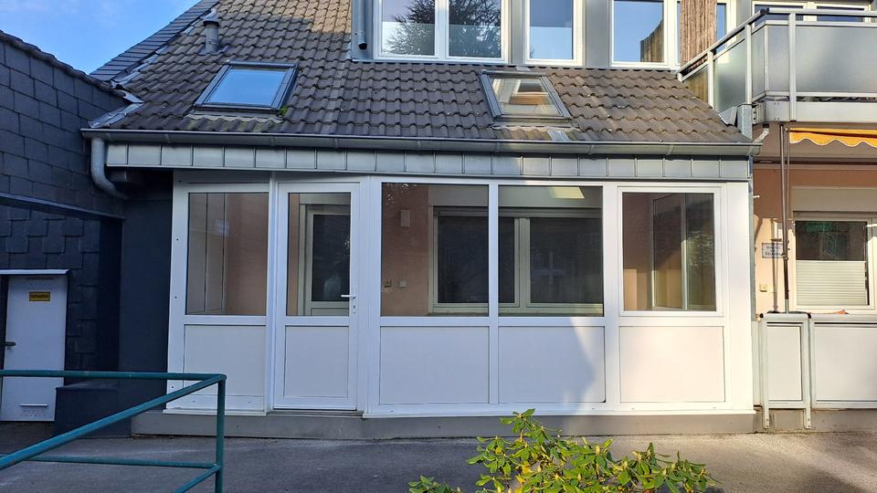 Single-Appartement und Balkon mit Wintergarten-Flair! 1 zimmer