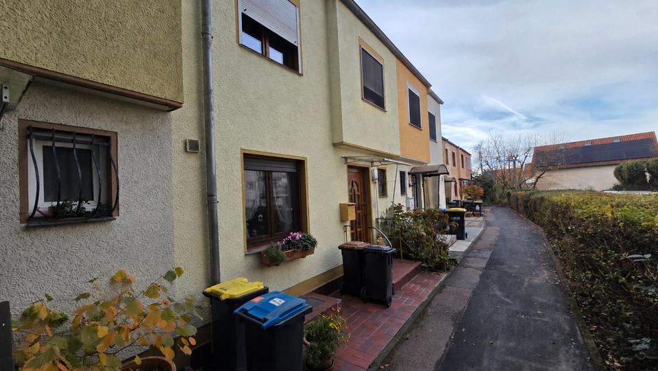 Reihenhaus Köln Chorweiler - 5 Zimmer, 97 m&sup2;, 380.000&euro; | Angebot:27120019