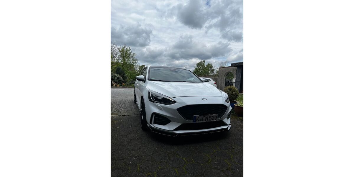 Ford Focus 98.000 km 15.000 &euro; Remscheid 42897