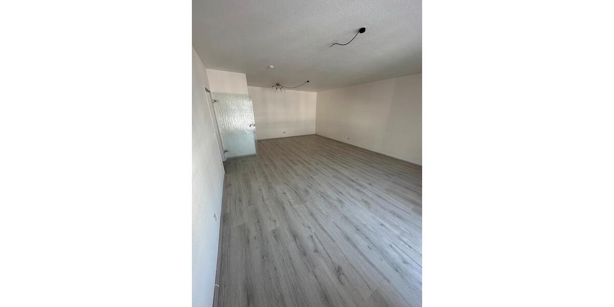 Etagenwohnung Solingen Aufderhöhe - 2 Zimmer, 72 m&sup2;, 920&euro; | Angebot:26397817