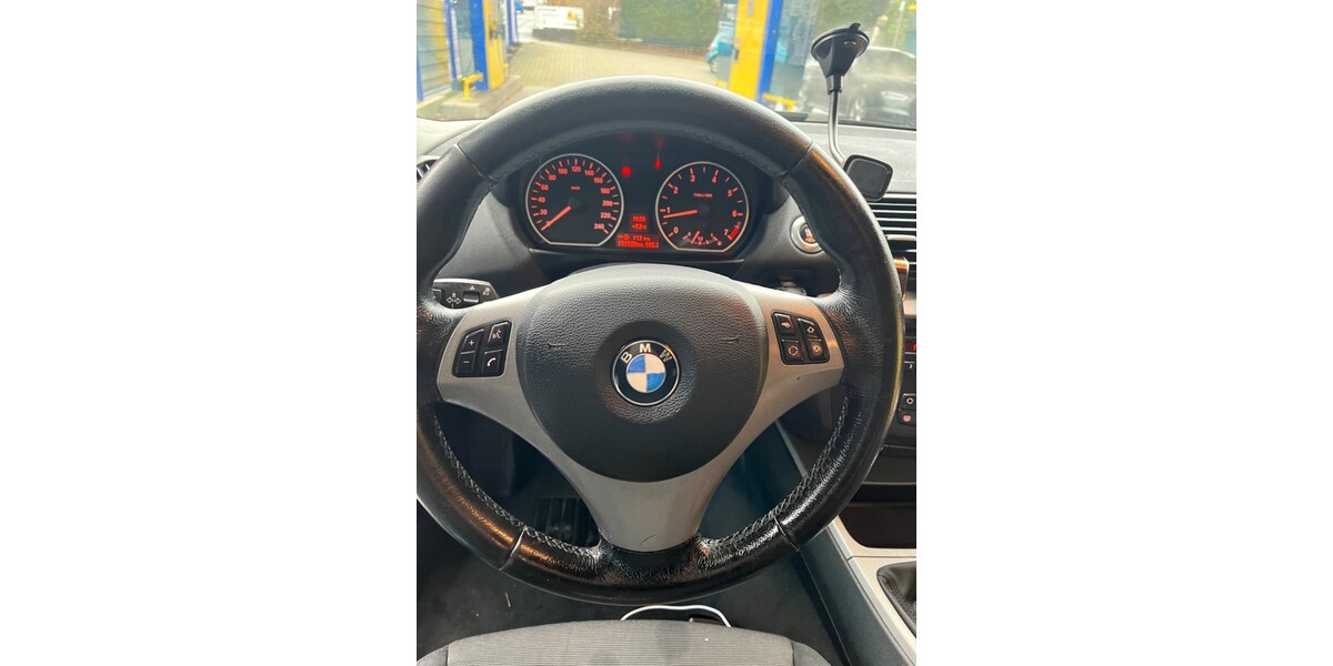 BMW 1er 193.000 km 3.299 € Wuppertal 42275