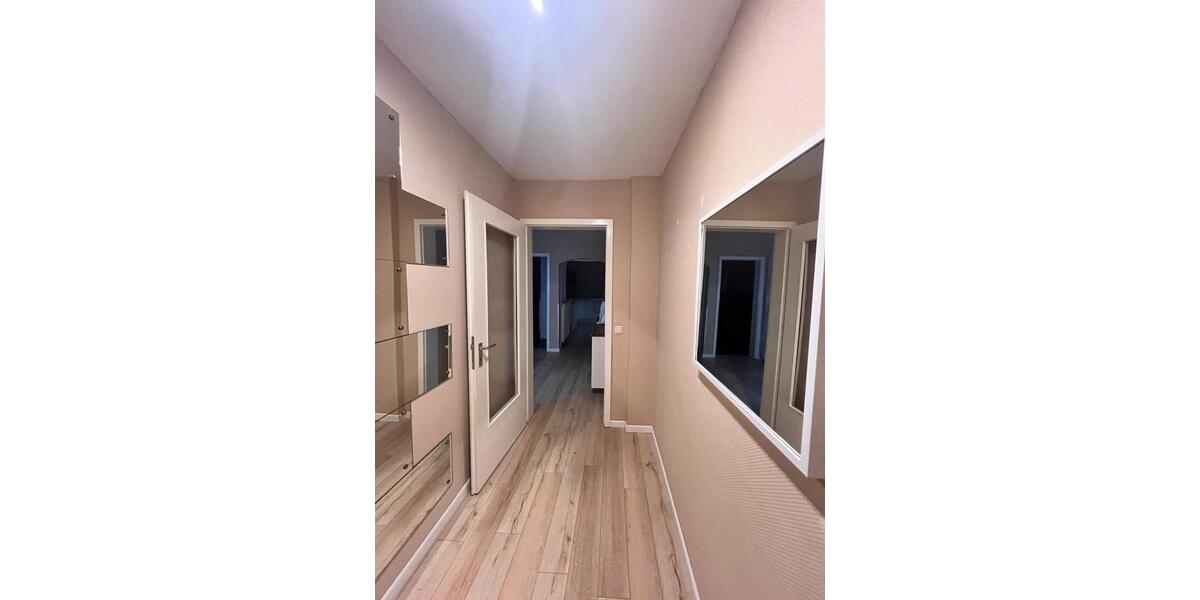 Etagenwohnung Solingen Aufderhöhe - 3 Zimmer, 100 m&sup2;, 1.250&euro; | Angebot:25404214