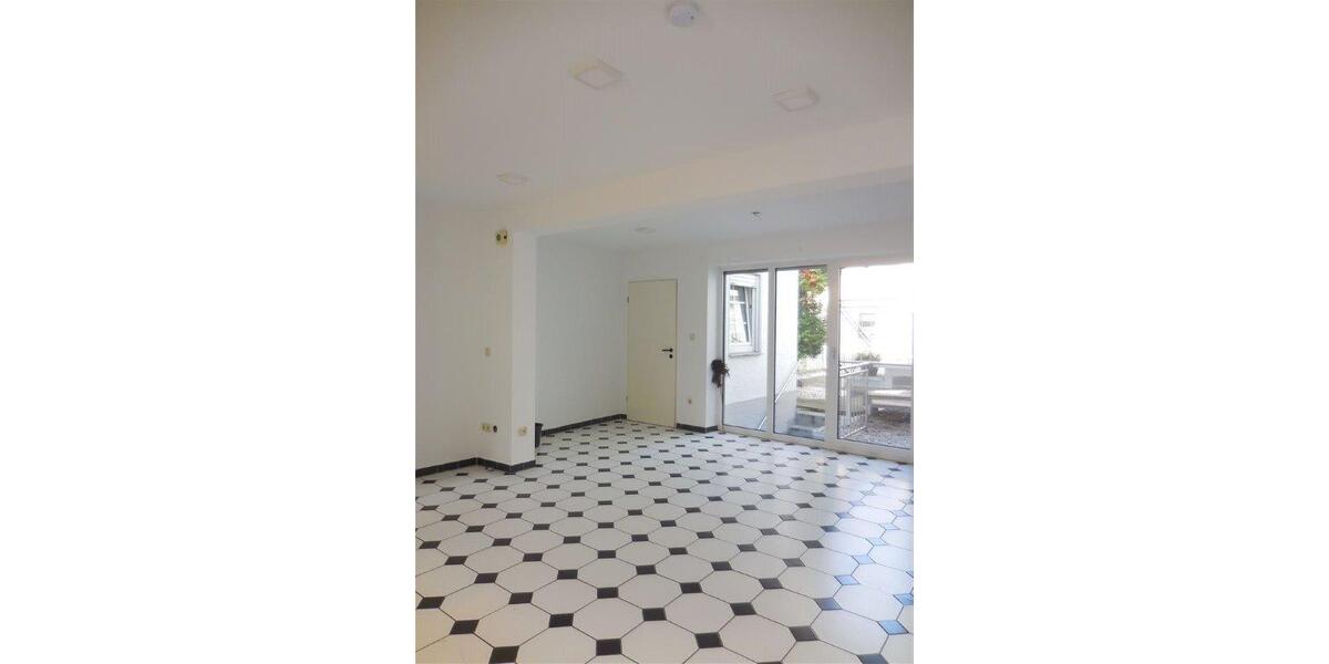 Gepflegtes 2-Zi-Häuschen mit Sonnenterrasse und Wintergarten in Lev-Rheindorf 2 zimmer