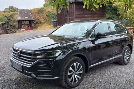 VW Touareg 236.000 km 28.900 € Düsseldorf 40215