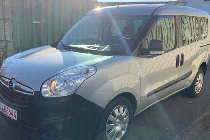 Opel Combo 95.000 km 7.499 &euro; Bergisch Gladbach 51465