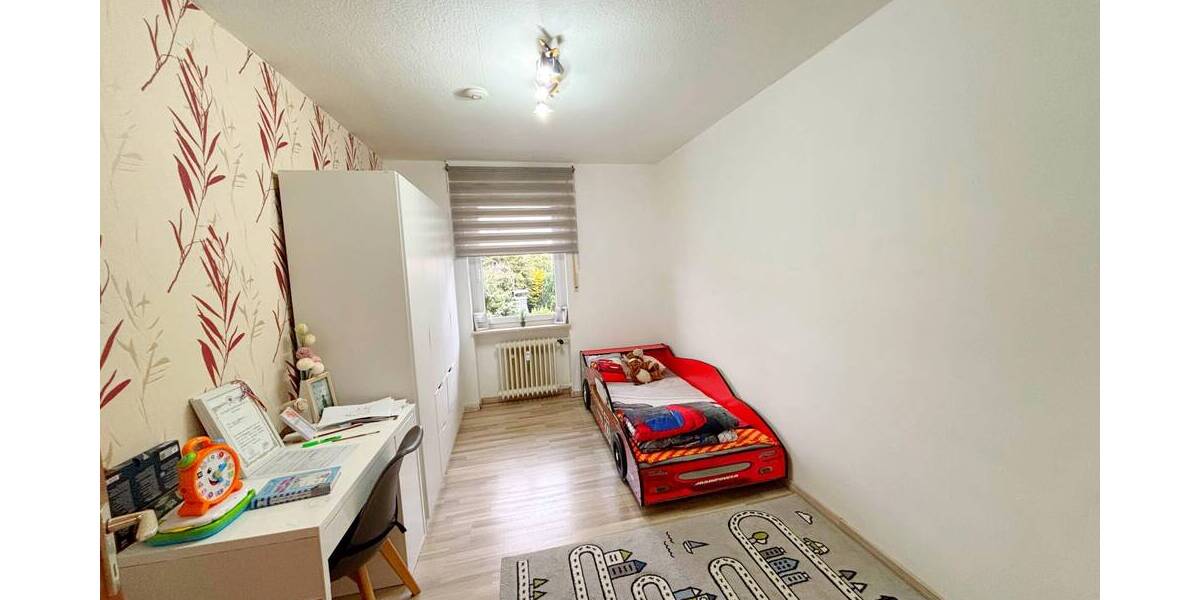 Großzügige Eigentumswohnung in Rheindorf 4 zimmer