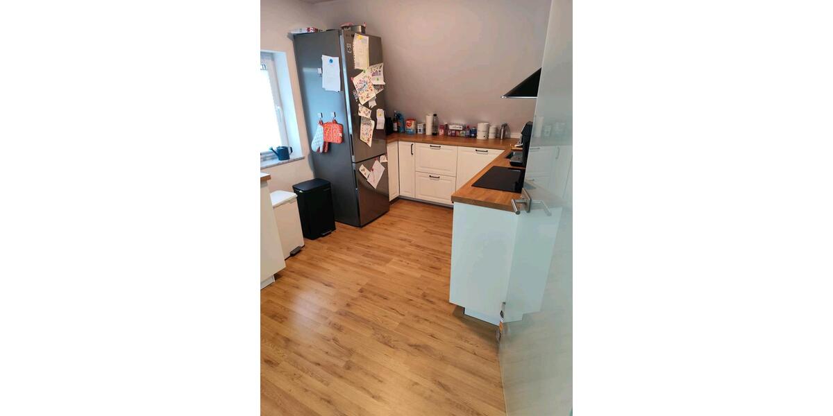 2. Etage moderne u helle 78m² DG-Wohnung 3.5 zimmer