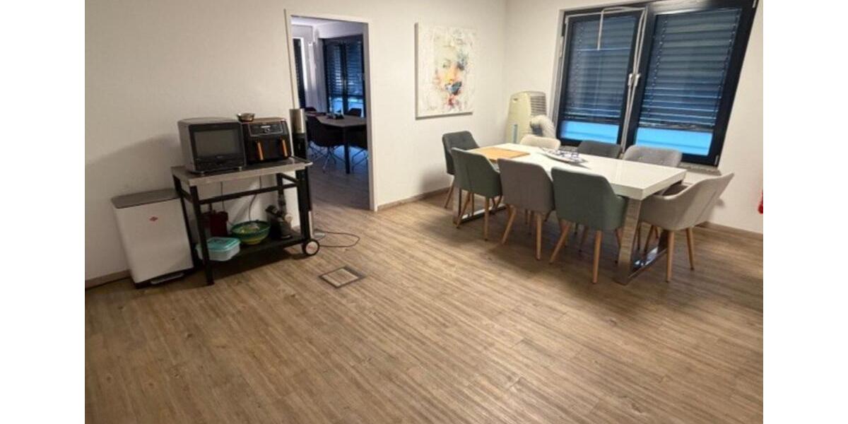 Großzügige 4-Zimmer-Wohnung mit Aufzug im Zentrum von Leverkusen- 4 zimmer