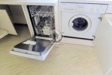 !!! ImmoPoint !!! Gemütliche Dachgeschoßwohnung - Einbauküche zur freien Nutzung 2 zimmer