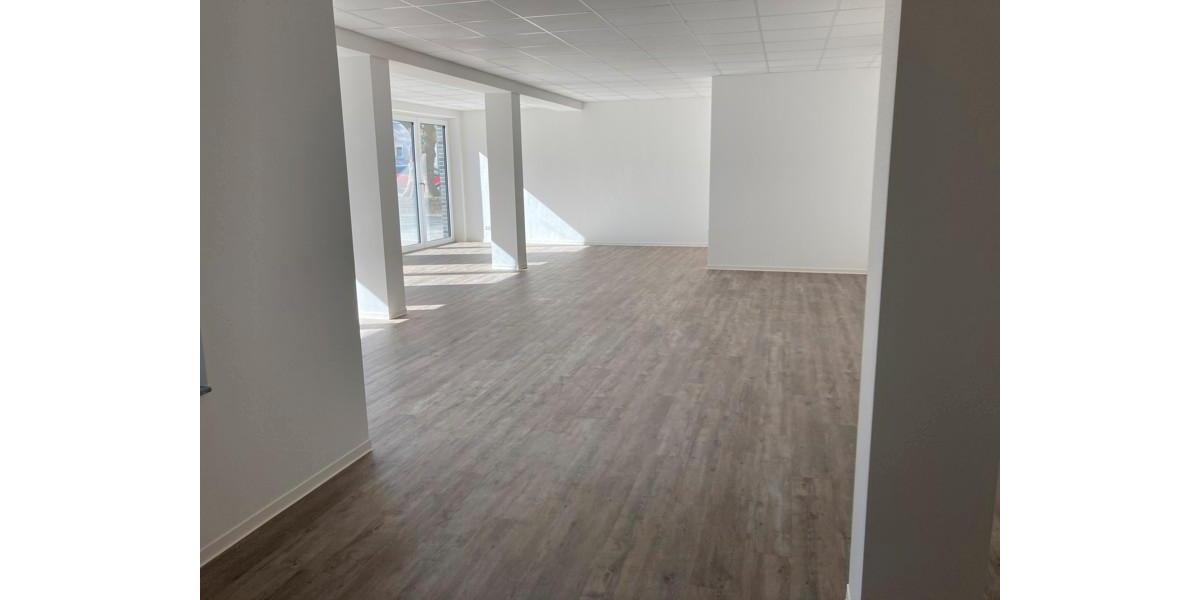 Attraktive Gewerbeeinheit in ruhiger und zentraler Lage zimmer