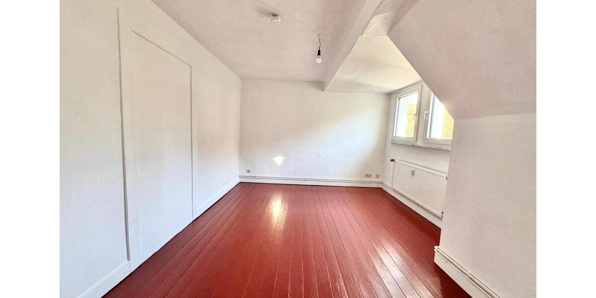 Schöne renovierte Single Wohnung in ruhiger Umgebung! 1.5 zimmer