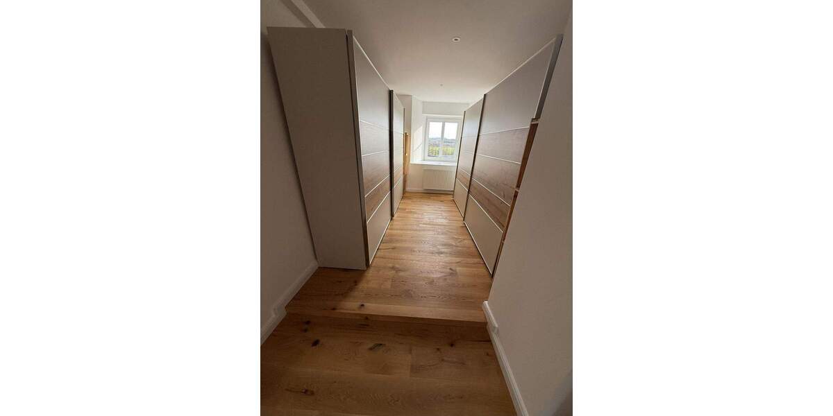 Reihenendhaus Lindlar Linde - 6 Zimmer, 225 m&sup2;, 1.900&euro; | Angebot:23880348