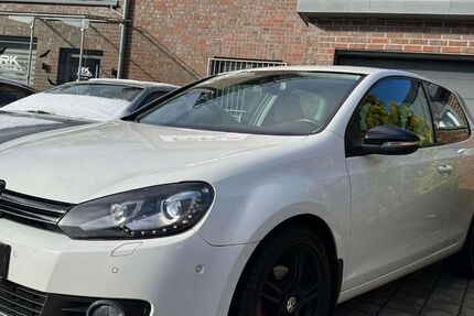 VW Golf 182.000 km 4.999 &euro; Solingen 42651