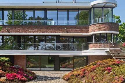 Haus zum Kaufen in Düsseldorf 4.800.000 € 477 m²