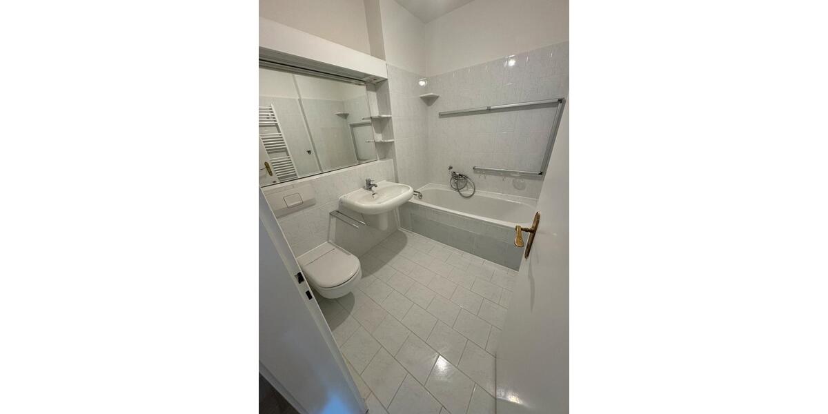 Etagenwohnung Wuppertal Lichtenplatz - 3 Zimmer, 110 m&sup2;, 1.400&euro; | Angebot:25353891