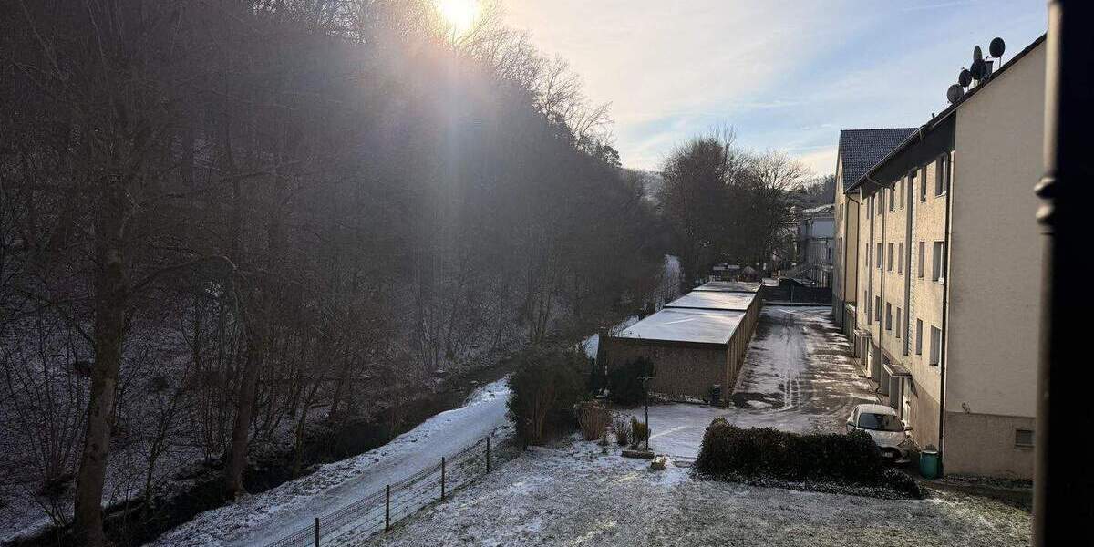 Etagenwohnung mit eigener Garage und Blick ins Grüne 2 zimmer