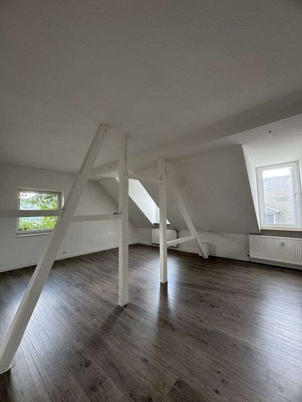 Wohnung zum Mieten in Wuppertal 680 € 85 m²