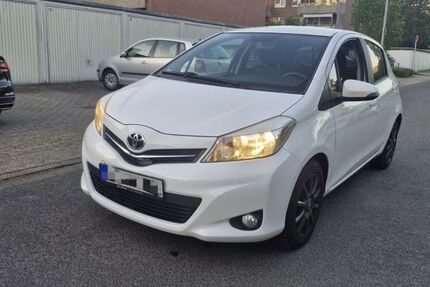 Toyota Yaris 68.100 km 8.790 &euro; Düsseldorf 40599