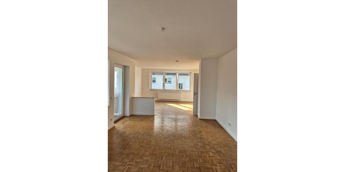 Erstbezug nach Kernsanierung Mietwohnung 70 qm 2 Balkone zimmer