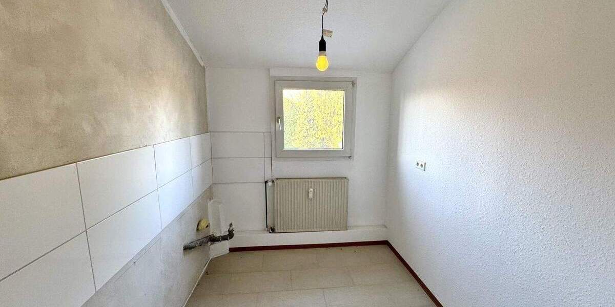 Zentrale Dachgeschosswohnung mit schönem Ausblick in Lev-Quettingen 4 zimmer