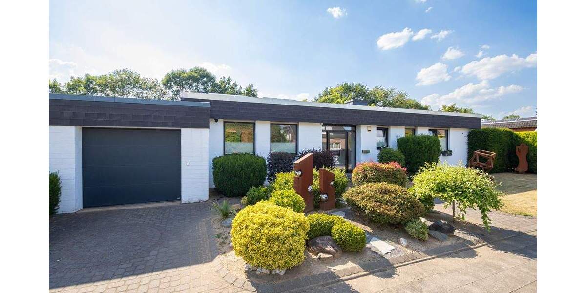 Stilvoller Bungalow mit Pool und liebevoll angelegtem Garten 5 zimmer