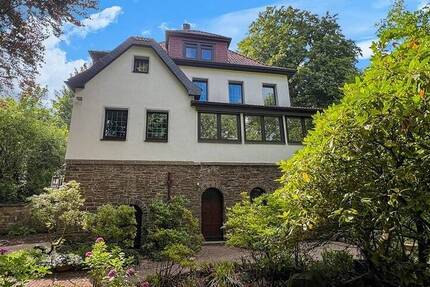 Historisches Herrenhaus im Hagener Süden, aufgeteilt in zwei Eigentumswohnungen 1 zimmer
