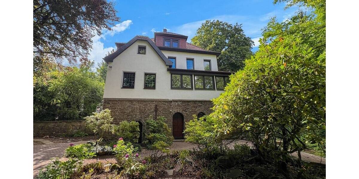 Historisches Herrenhaus im Hagener Süden, aufgeteilt in zwei Eigentumswohnungen 1 zimmer