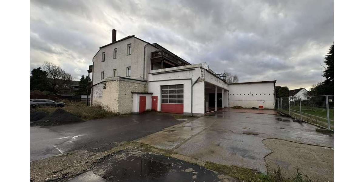 Haus zum Kaufen in Leverkusen 2.500.000 € 1082 m² 30 zimmer