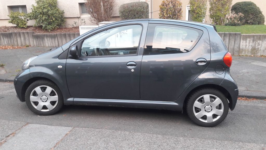 Toyota Aygo (X) 113.000 km 2.250 &euro; Wuppertal 42281
