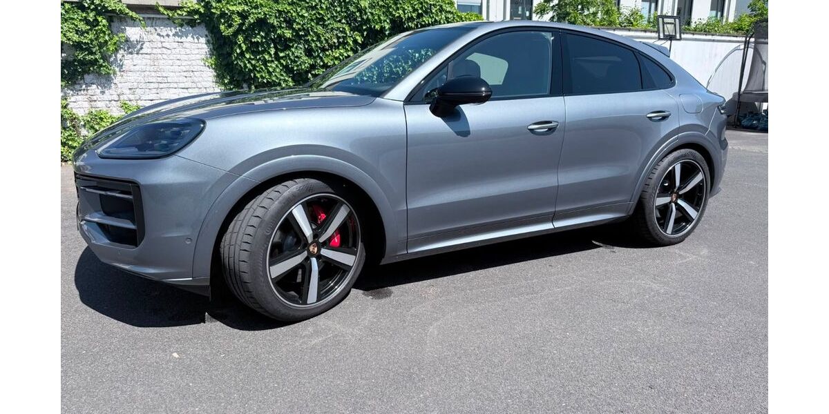 Porsche Cayenne 5.000 km 131.999 &euro; Düsseldorf 40217