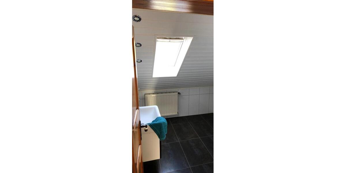 Dachgeschoßwohnung Remscheid Reinshagen - 2 Zimmer, 64 m&sup2;, 90.000&euro; | Angebot:27425719